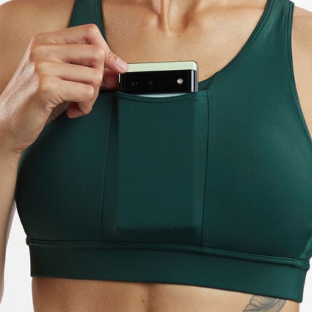 Oiselle ‘Pockito’ Moss Green Sports Bra Wings-Out🪽 - Picture 6 of 12